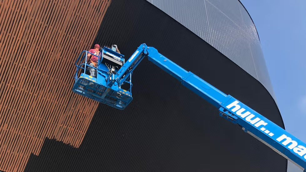 Gecoate gevelbeplating Topsporthal Almere